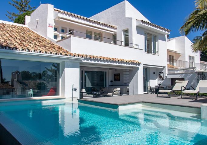 Villa de lujo de 4 dormitorios y 4 baños en Peña Blanca, Nueva Andalucía, Marbella photo 0