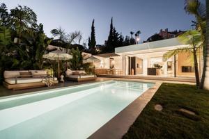 Villa de lujo de 4 dormitorios y 4 baños en el corazón de Nueva Andalucía, Marbella photo 0