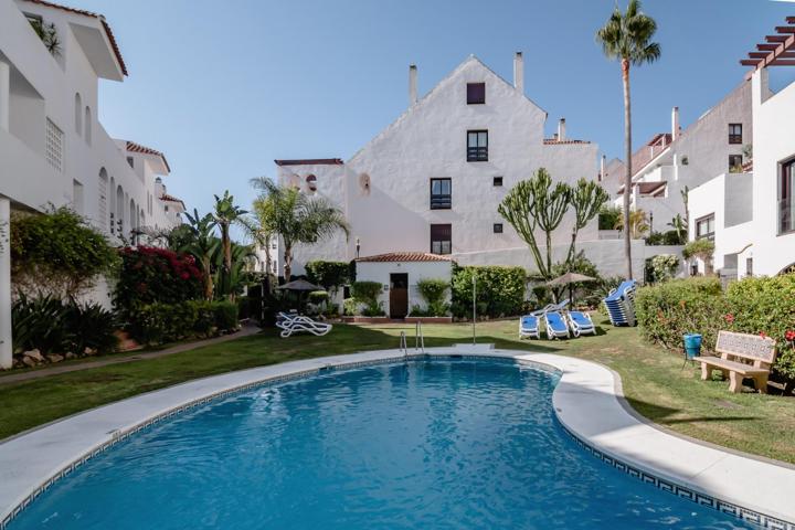 Dúplex En venta en Nueva Andalucia, Marbella photo 0