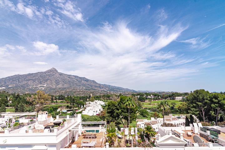 Adosado de 4 dormitorios y 3 baños con licencia turística. Aloha Pueblo, Marbella photo 0