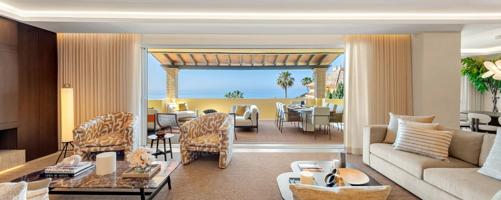 Ático de lujo de 4 dormitorios y 5 baños con vistas al mar. Marbella Este photo 0