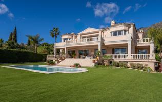Villa de lujo de 6 dormitorios y 8 baños con vistas al mar. Cascada de Camoján, Marbella photo 0