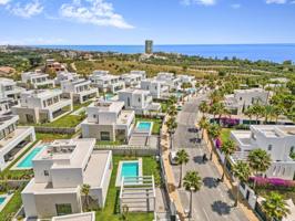 Villa de lujo de 6 dormitorios y 5 baños con vistas al mar y la montaña. Finca de Marbella photo 0