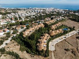 Lujoso apartamento planta baja, 3 dormitorios y 3 baños,  vistas al mar. Nueva Andalucía Marbella photo 0