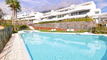 Apartamento planta baja de 3 dormitorios y 2 baños con vistas al mar. El Higuerón, Fuengirola photo 0