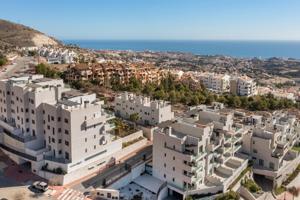 Ático de 2 dormitorios y 2 baños con solarium y vistas al mar. Benalmádena Costa photo 0