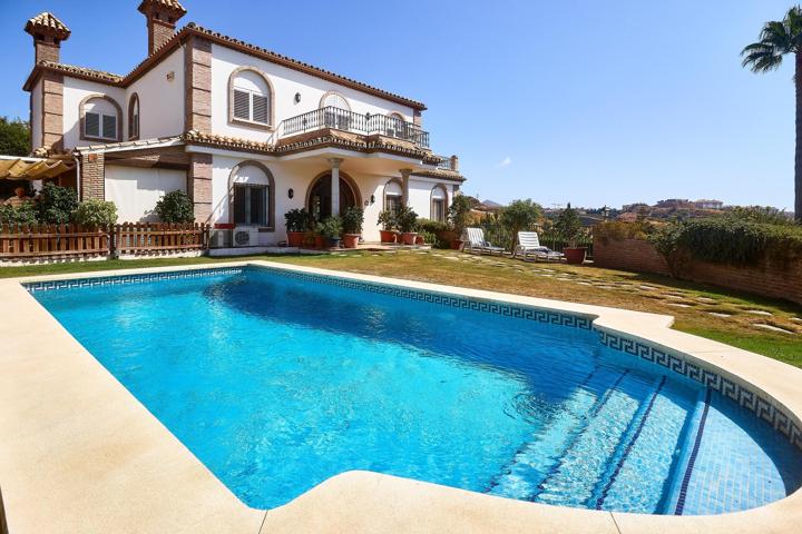 Villa estilo andaluz, Cra de Mijas, 4 hab, 4 baños, vistas al mar, cerca a Padel Lew Hoad photo 0