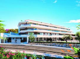 Apartamento planta baja de 3 dormitorios y 2 baños con vistas al mar. El Higuerón, Fuengirola photo 0
