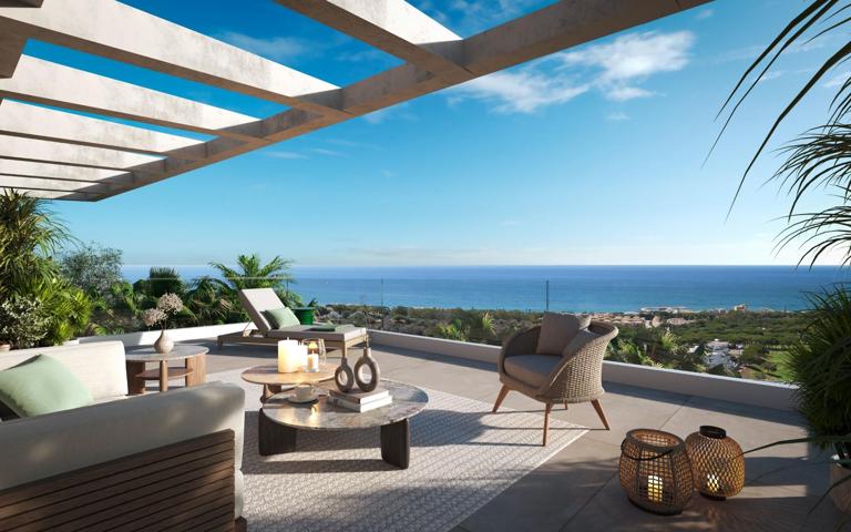 Ático de 4 dormitorios, 4 baños, vistas al mar. Cabopino, Marbella Este photo 0