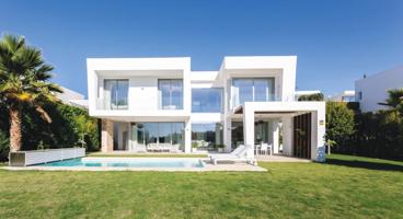 Villa de 4 dormitorios y 4 baños con vistas panorámicas. Santa Clara, Marbella Este photo 0