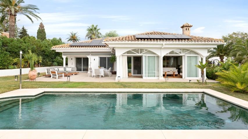 Villa reformada de 3 dormitorios y 2 baños en Elviria, Marbella Este photo 0