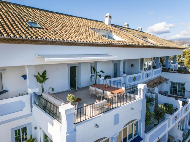 Ático de lujo de 5 dormitorios y 4 baños con vistas al mar. Nueva Andalucía, Marbella photo 0