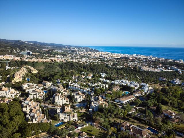 Apartamento de lujo de 3 dormitorios y 3 baños en Sierra Blanca, Marbella photo 0