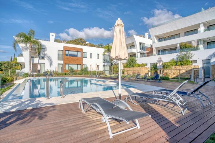 Apartamento dúplex. 4 dormitorios, 4 baños. Vistas al mar. Reserva de Sierra Blanca. Marbella photo 0