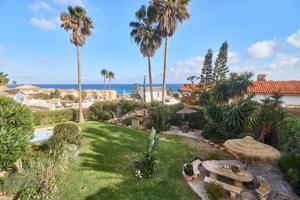 Oasis Andaluz: Espectacular villa de una planta con jardín tropical y vistas de ensueño photo 0