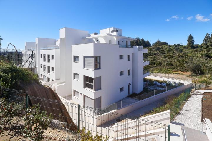 Ático de 3 dormitorios y 2 baños con vistas al mar. El Chaparral, Mijas Costa photo 0