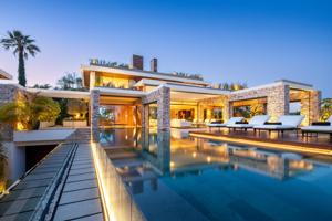 Villa de lujo. 5 dormitorios y 5 baños. Nueva Andalucía, Marbella photo 0