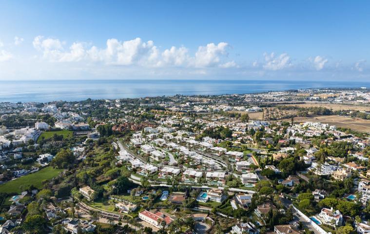 Villa de lujo de 5 dormitorios y 5 baños con Vistas al Mar. Nueva Andalucía, Marbella photo 0