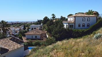 Parcela urbana en tranquila urbanización cerrada y privada. Vistas al mar. Mijas photo 0