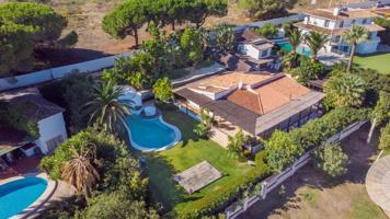 Villa de lujo de 4 dormitorios y 4 baños. Nueva Andalucía, Marbella photo 0