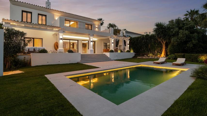 Villa de lujo. 5 Dormitorios y 5 baños. Vistas al mar. Nueva Andalucía, Marbella photo 0