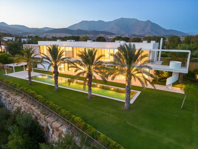 Villa de lujo. 5 dormitorios y 6 baños. Vistas al Mar y Golf. Finca Cortesín, Casares photo 0