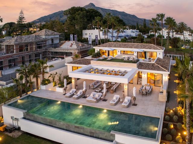 Villa de lujo. 6 dormitorios y 6 baños. Vistas al mar. Nueva Andalucia, Marbella photo 0