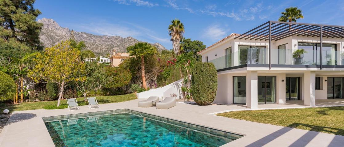 Villa de lujo con vistas al mar. 5 dormitorios y 5 baños. Nagüeles, Marbella photo 0