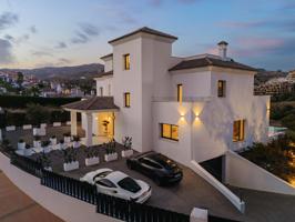 Villa de lujo con vistas al mar. 5 dormitorios y 7 baños. Santa María Golf, Marbella Este photo 0