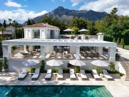 Villa de lujo con vistas a la montaña. 6 dormitorios y 6 baños. Milla de Oro, Rocío de Nagüeles, Marbella photo 0