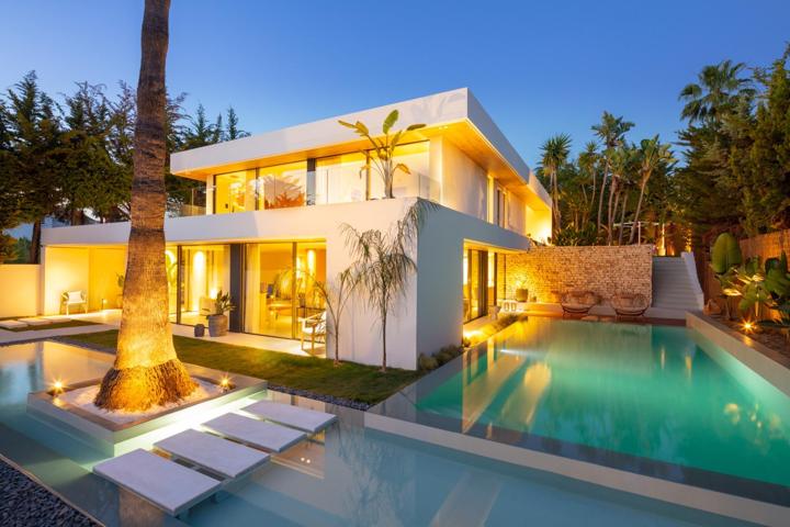 Villa de lujo de 4 dormitorios y 4 baños. Nueva Andalucía, Marbella photo 0