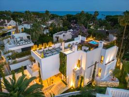 Villa de lujo junto a la playa. 5 dormitorios, 7 baños. Nagüeles, Marbella photo 0
