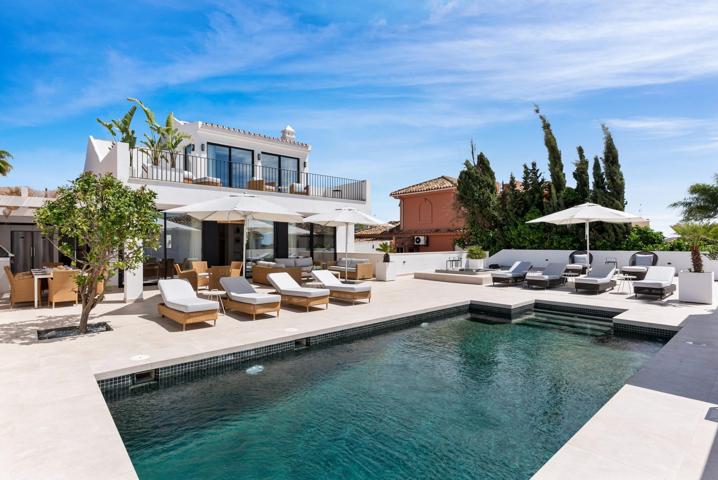 Villa de lujo con vistas al mar. 5 dormitorios y 5 baños. El Rosario, Marbella Este photo 0