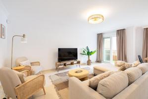 Apartamento reformado con licencia turística. 3 dormitorios y 2 baños. Fuengirola Centro a 3 minutos de la Playa photo 0