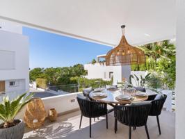 Adosado de 5 dormitorios y 3 baños. Altos del Rodeo, Marbella photo 0