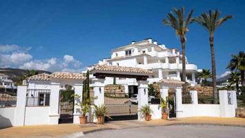 Apartamento de 2 dormitorios y 2 baños. Nueva Andalucía, Marbella photo 0