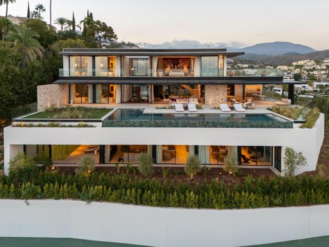 Villa de lujo con vistas al mar. 8 dormitorios y 9 baños. La Quinta, Benahavís photo 0