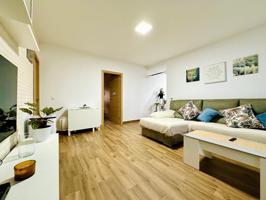 Piso reformado en planta baja . photo 0