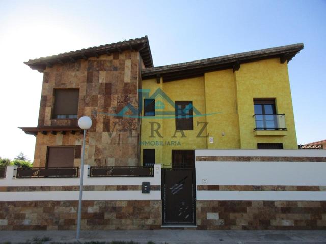 Casa - Chalet en venta en Alberche del Caudillo de 350 m2 photo 0