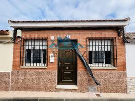 Casa - Chalet en venta en La Pueblanueva de 95 m2 photo 0