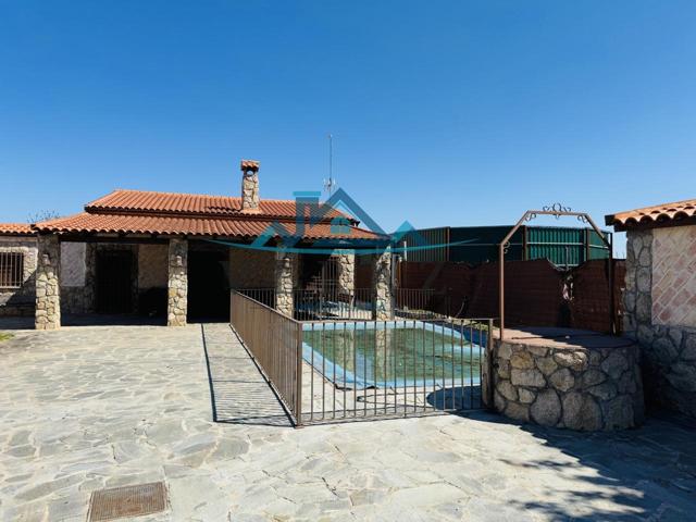 Casa - Chalet en venta en Talavera de la Reina de 360 m2 photo 0