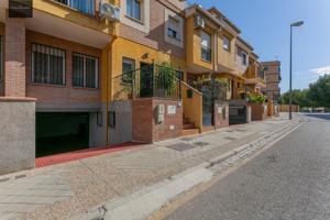 Casa En venta en Parque Almunia, Granada photo 0