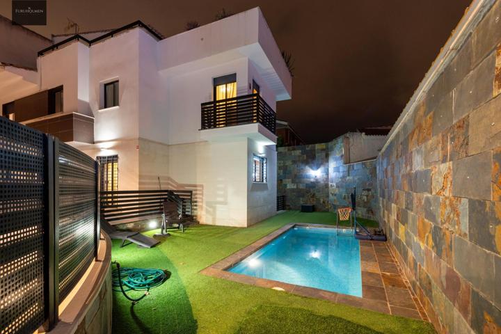 Chalet pareado de lujo en Huetor Vega con piscina photo 0