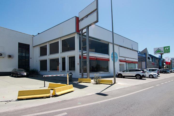 Nave industrial junto Kinepolis y Decathlon photo 0