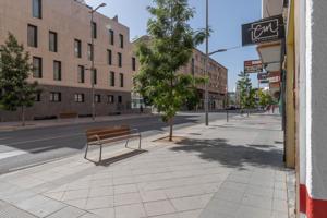 Amplia plaza de aparcamiento en Arabial photo 0
