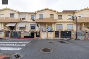 Chalet en Armilla photo 0