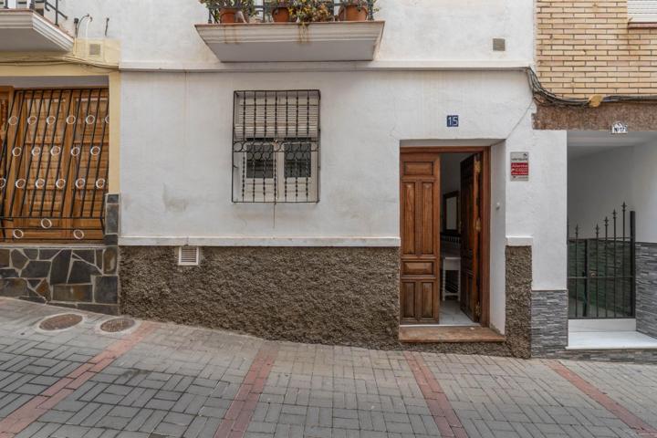 PRECIOSA Y AMPLIA CASA EN PLENO CENTRO DE LANJARÓN photo 0