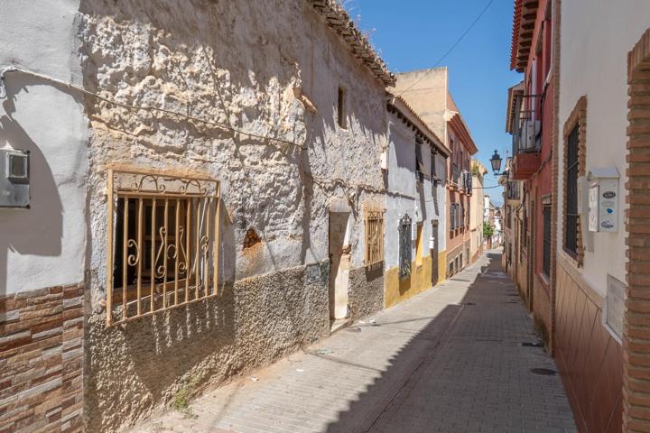 Casa para reformar en el centro de la Zubia photo 0