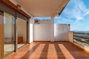 Apartamento en Cogollos Vega con garaje y piscina photo 0