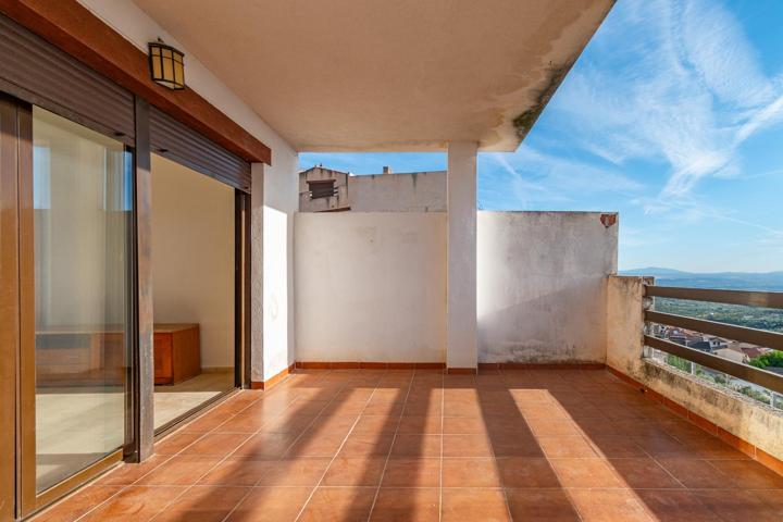 Apartamento en Cogollos Vega con garaje y piscina photo 0